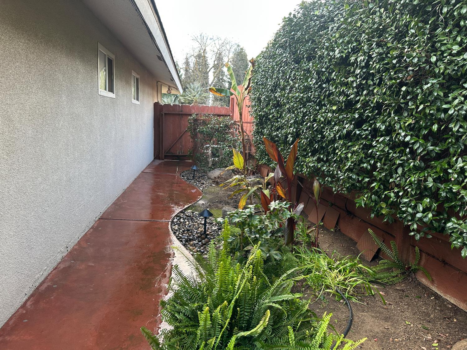 394 S Oak Dr, Reedley, CA 93654