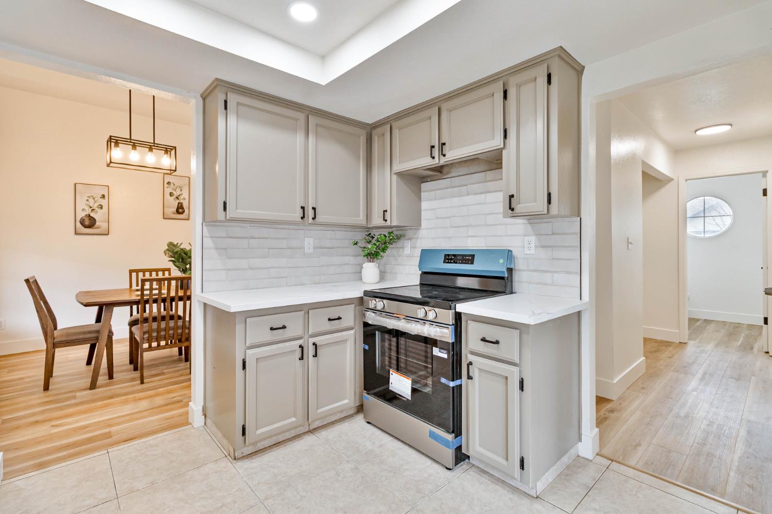 7330 N Woodrow Ave, Fresno, CA 93720