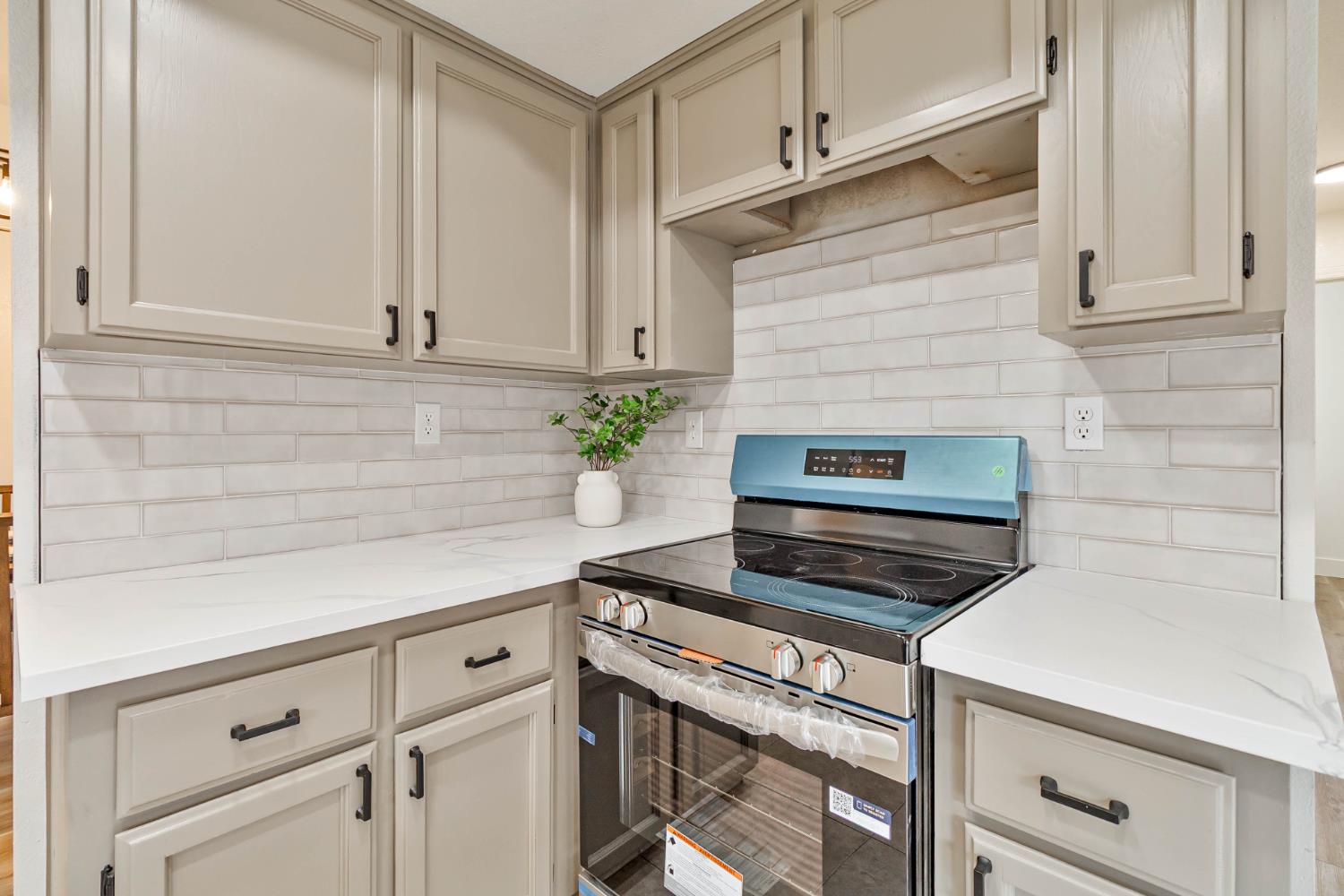 7330 N Woodrow Ave, Fresno, CA 93720