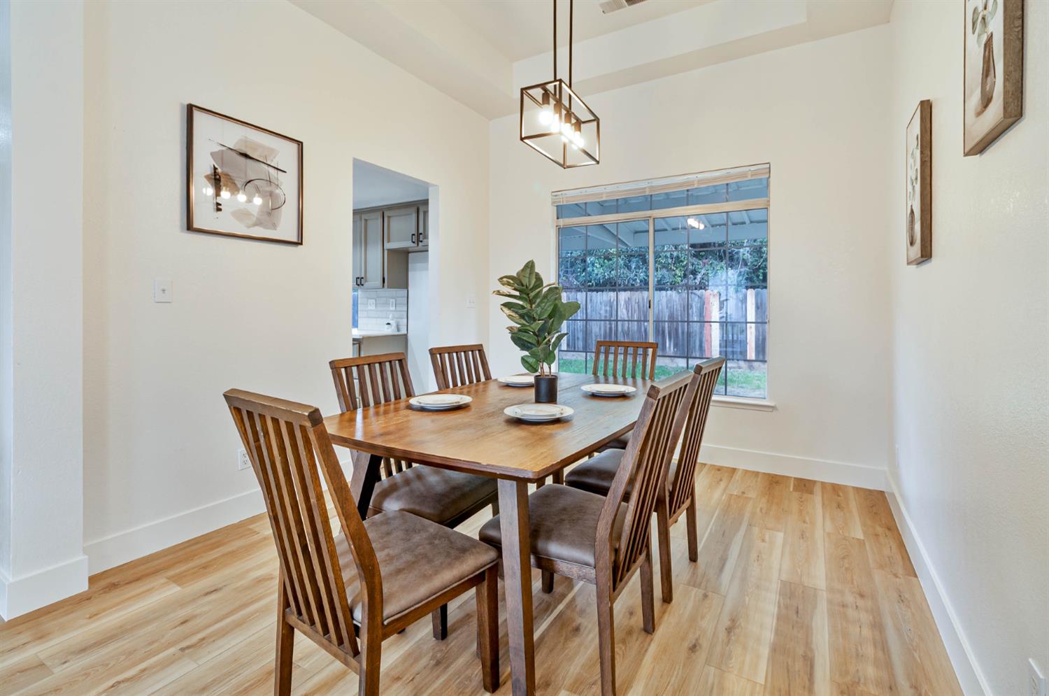 7330 N Woodrow Ave, Fresno, CA 93720