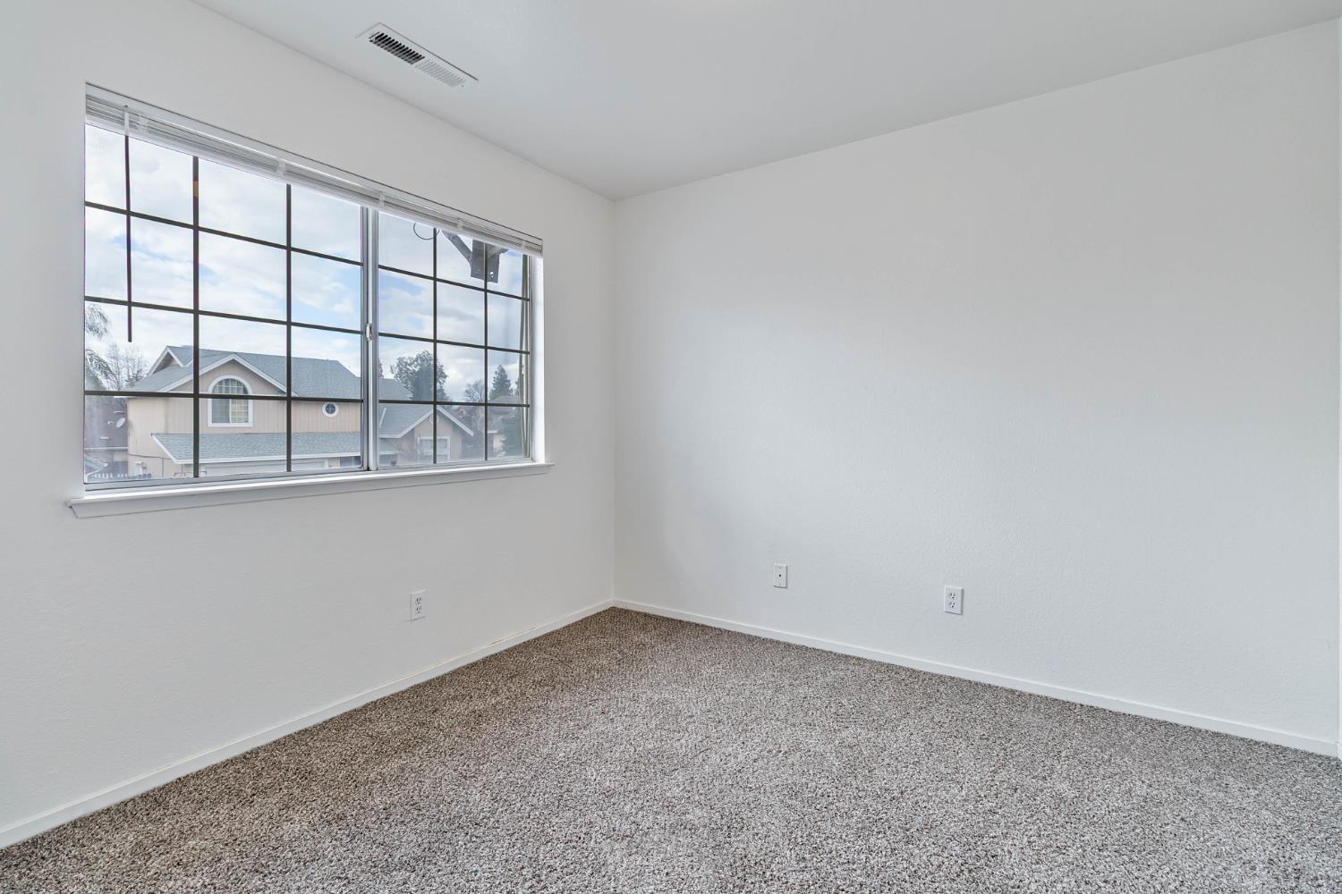 7330 N Woodrow Ave, Fresno, CA 93720