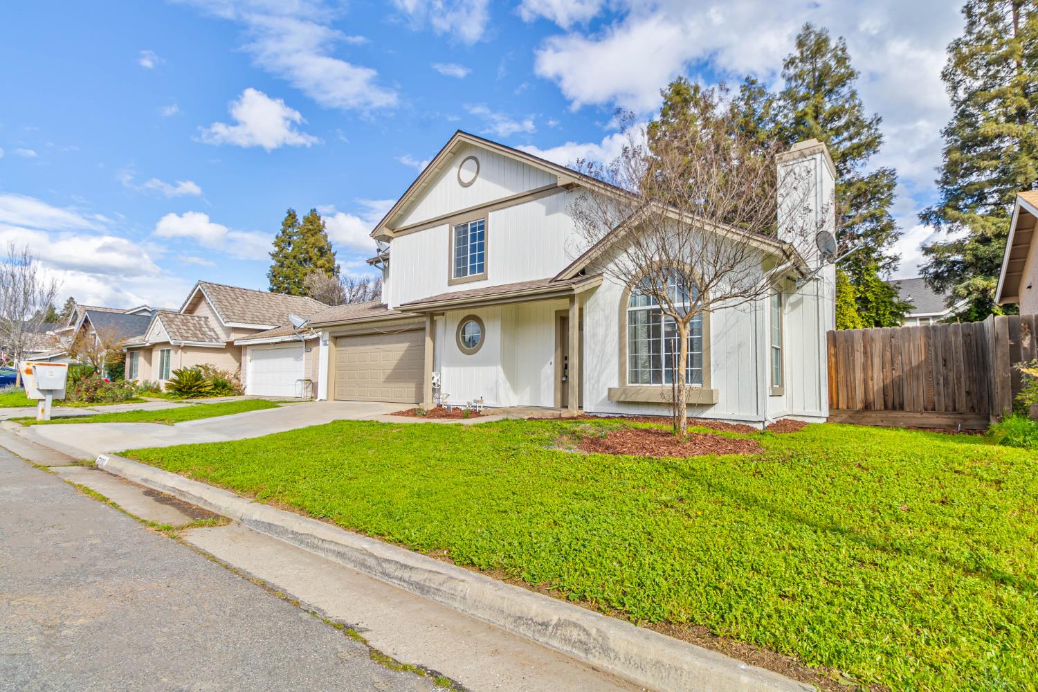 7330 N Woodrow Ave, Fresno, CA 93720