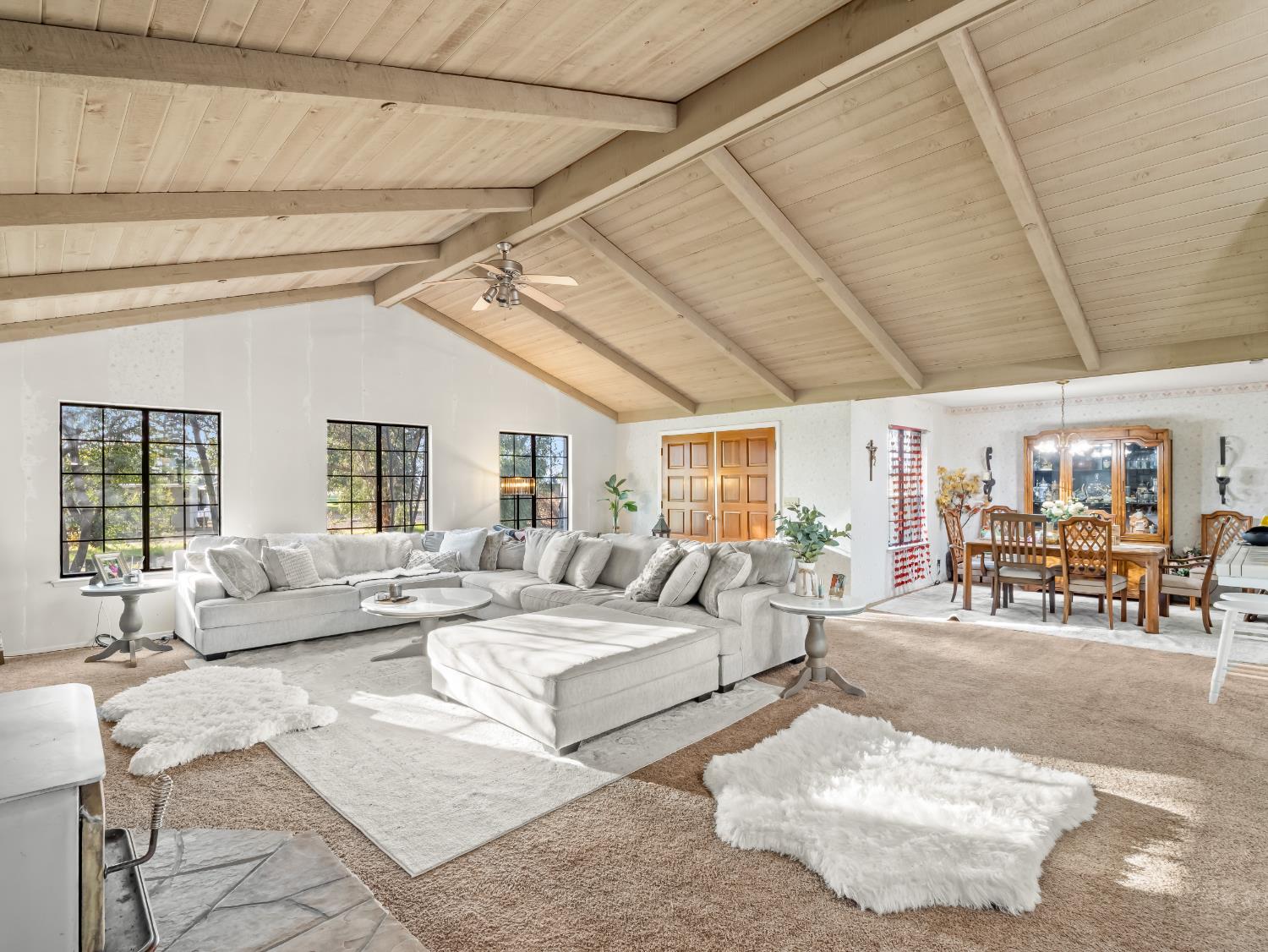 14295 E Nees Ave, Clovis, CA 93619