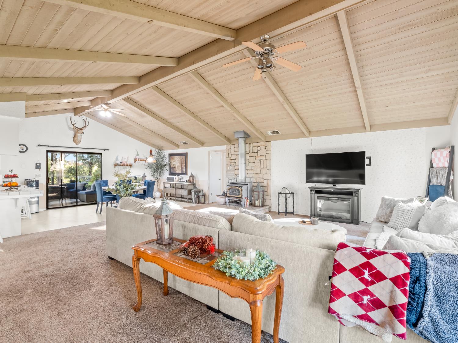 14295 E Nees Ave, Clovis, CA 93619