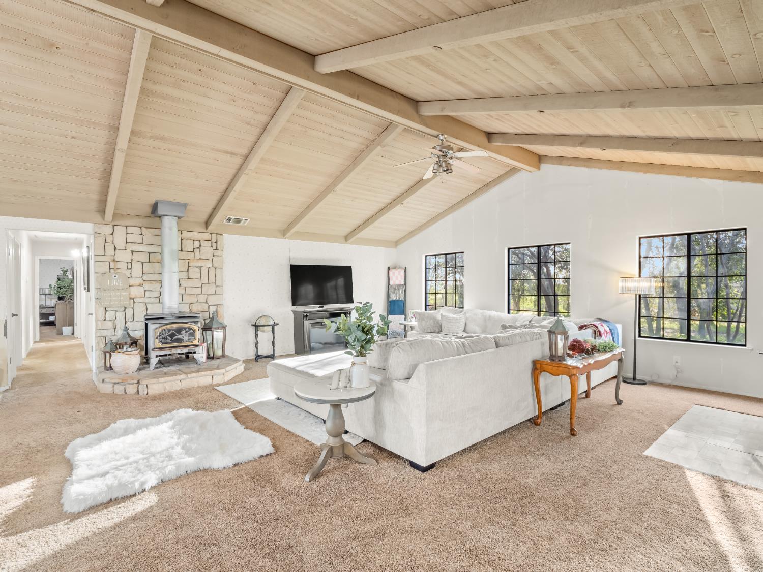 14295 E Nees Ave, Clovis, CA 93619