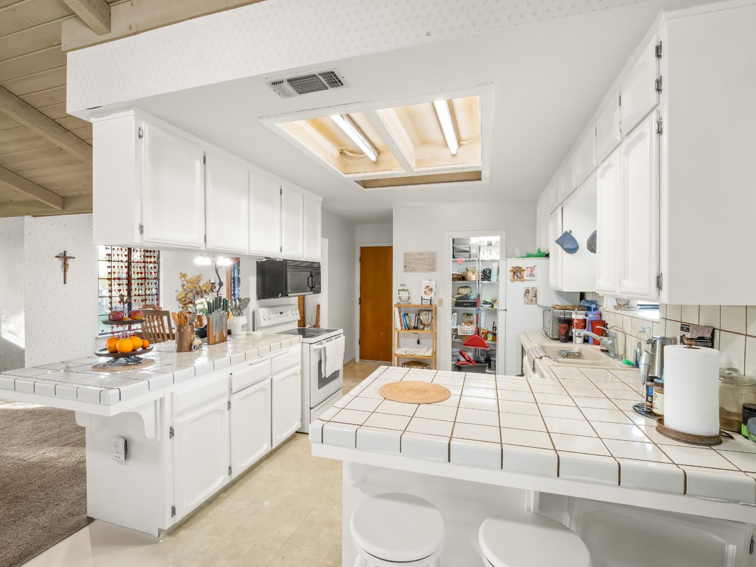 14295 E Nees Ave, Clovis, CA 93619