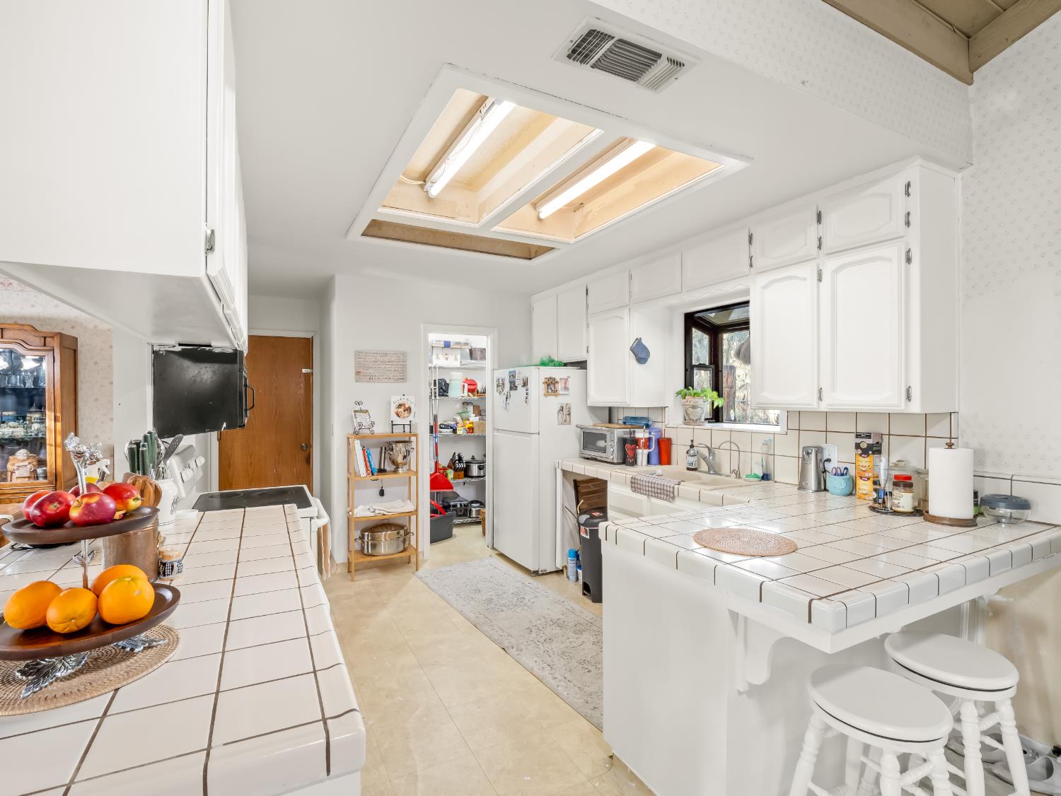 14295 E Nees Ave, Clovis, CA 93619