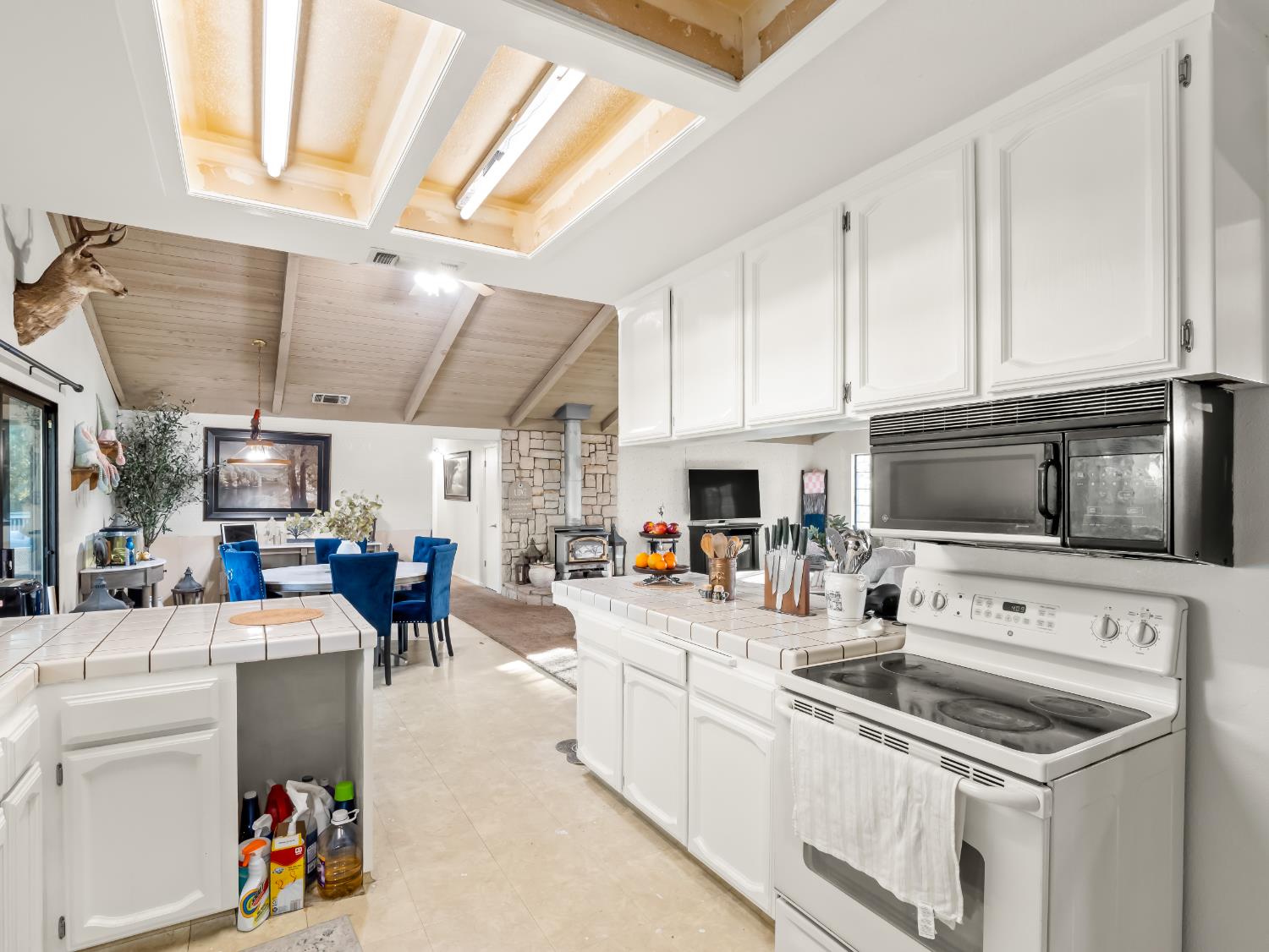 14295 E Nees Ave, Clovis, CA 93619