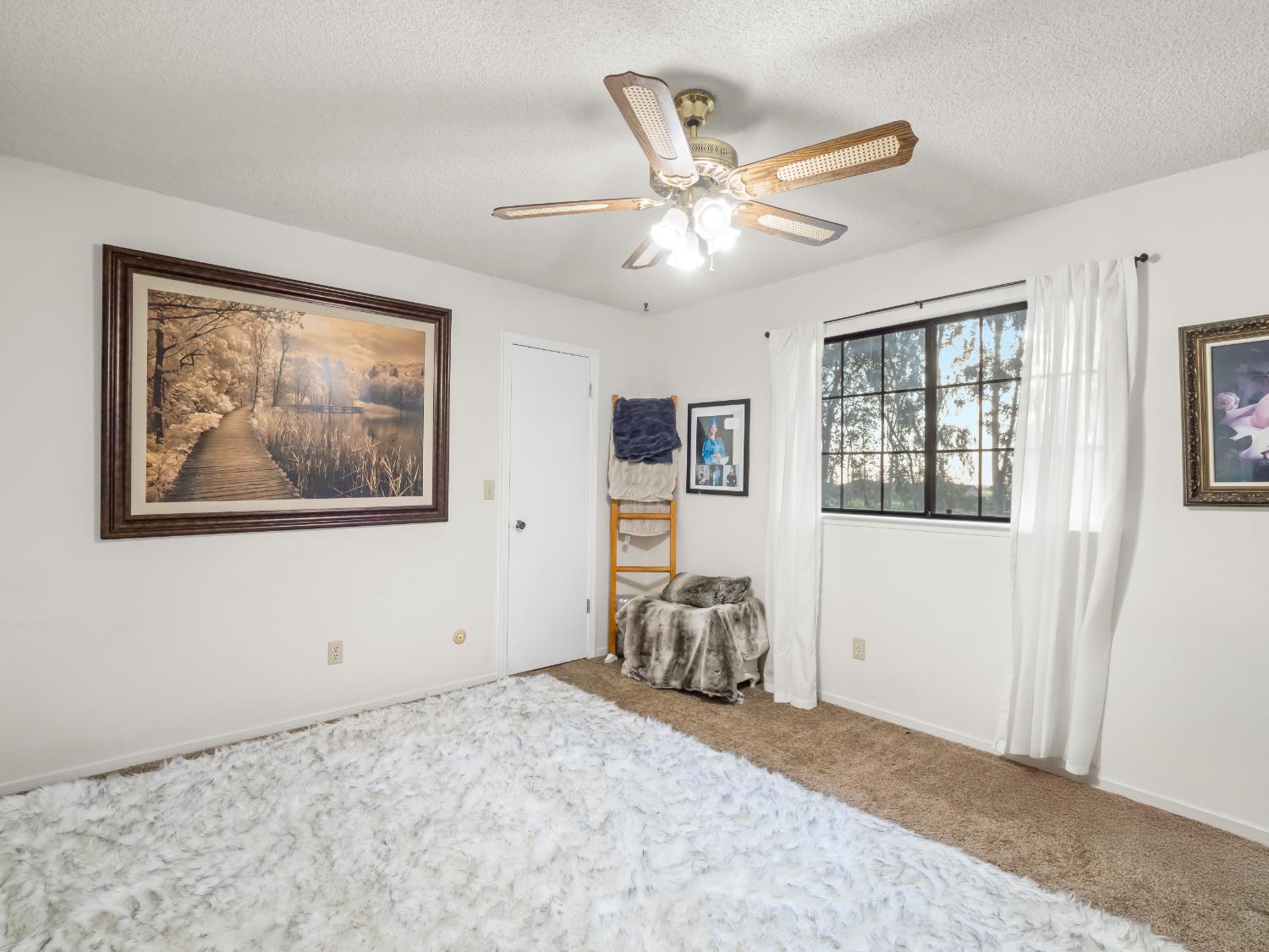 14295 E Nees Ave, Clovis, CA 93619