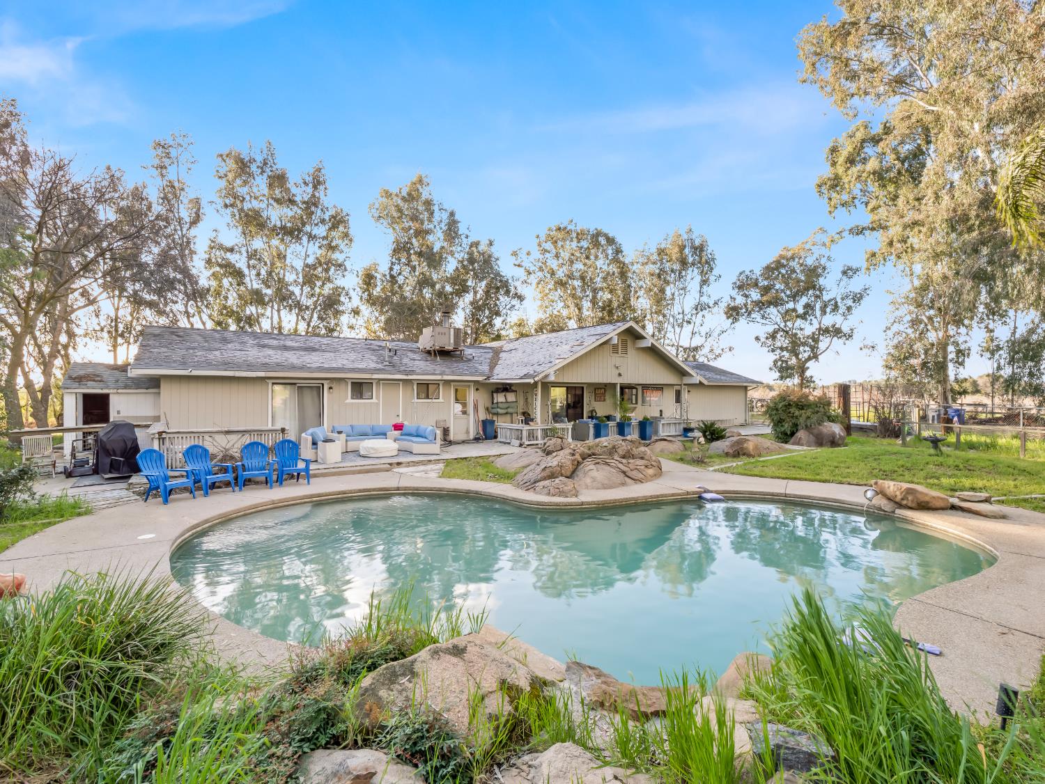 14295 E Nees Ave, Clovis, CA 93619