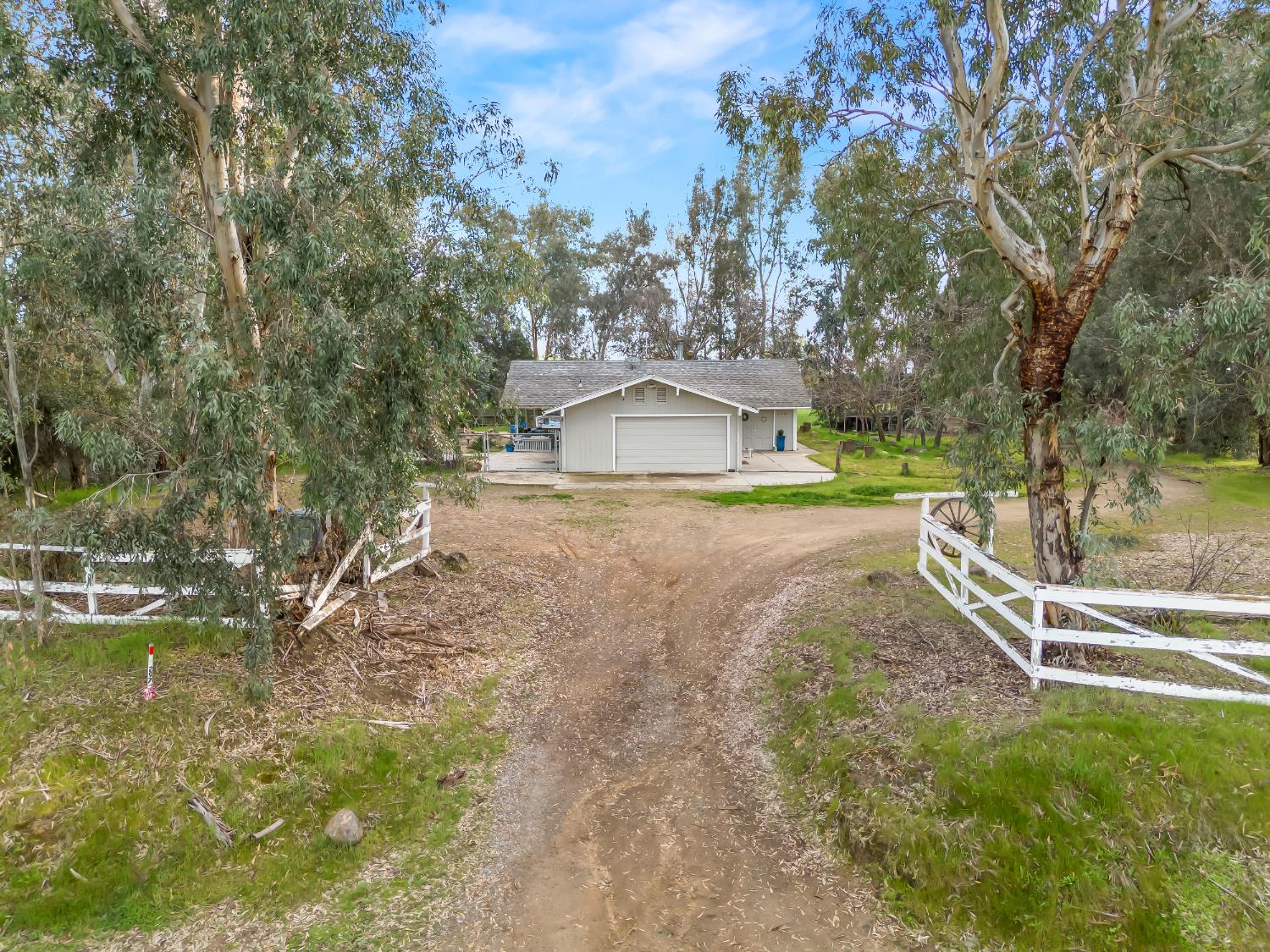 14295 E Nees Ave, Clovis, CA 93619