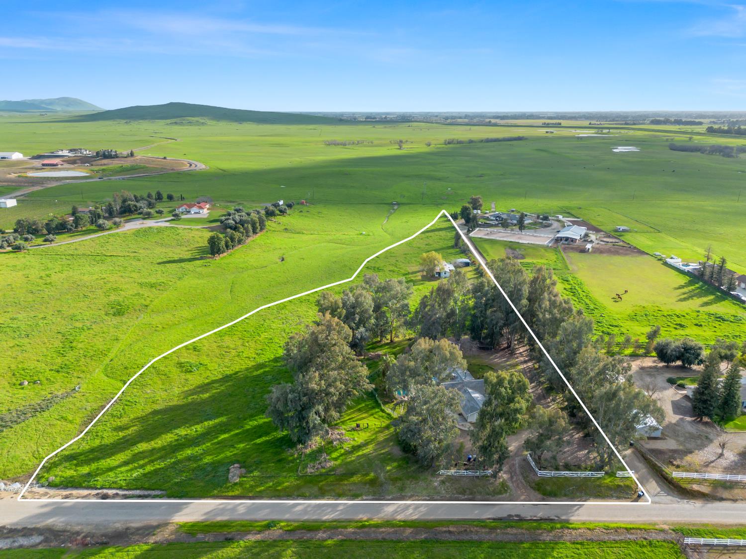 14295 E Nees Ave, Clovis, CA 93619