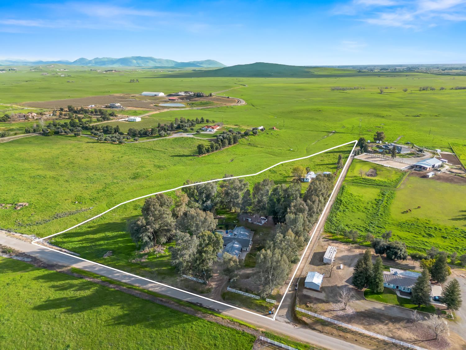 14295 E Nees Ave, Clovis, CA 93619