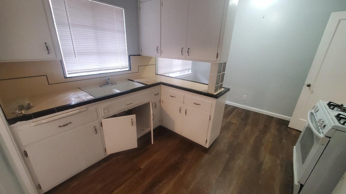 2233 E E Terrace Ave E, Fresno, CA 93703