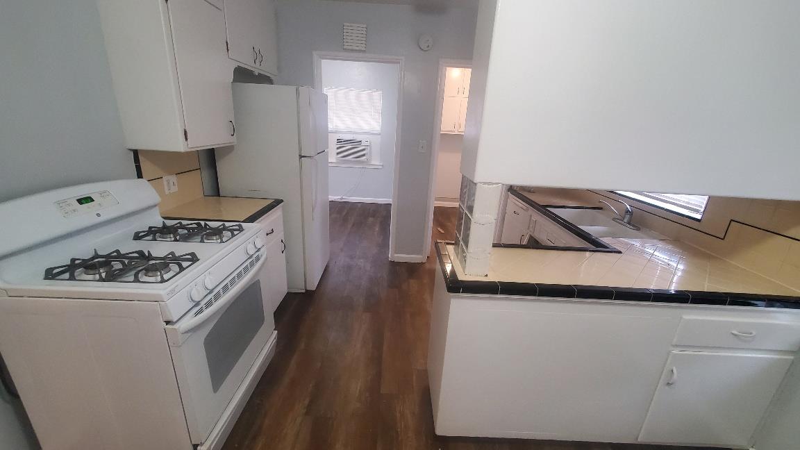 2233 E E Terrace Ave E, Fresno, CA 93703