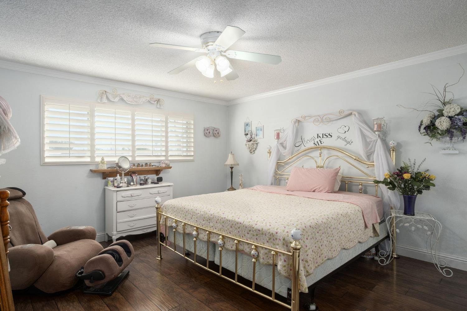 4342 W Dennett Ave, Fresno, CA 93722