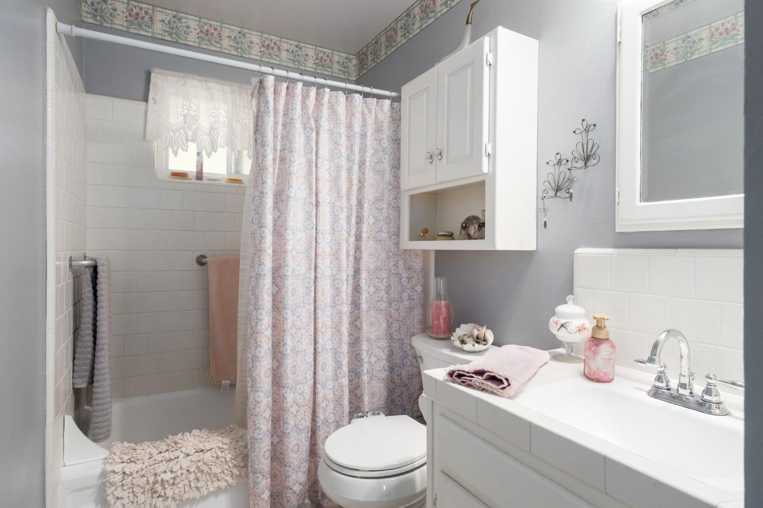 4342 W Dennett Ave, Fresno, CA 93722