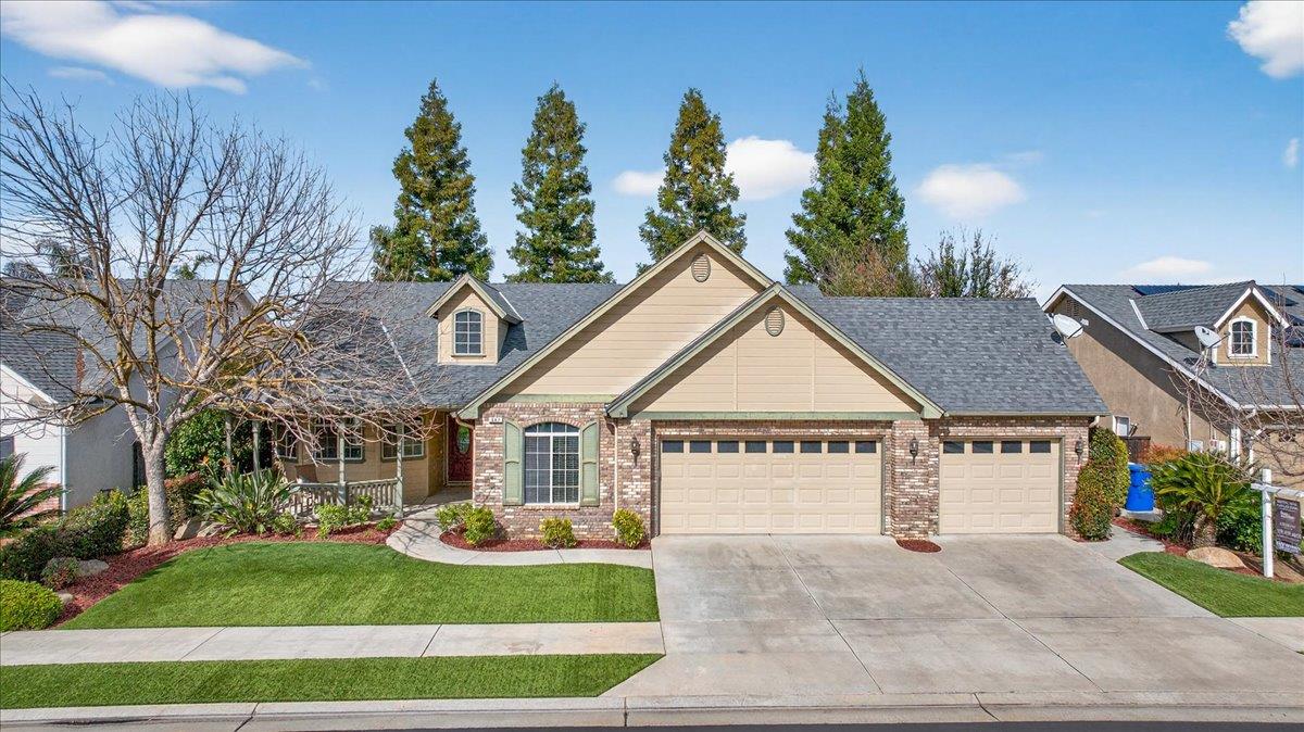 647 Moody Ave, Clovis, CA 93619