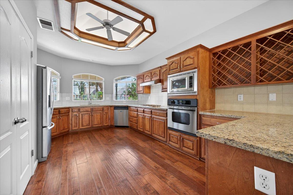 647 Moody Ave, Clovis, CA 93619