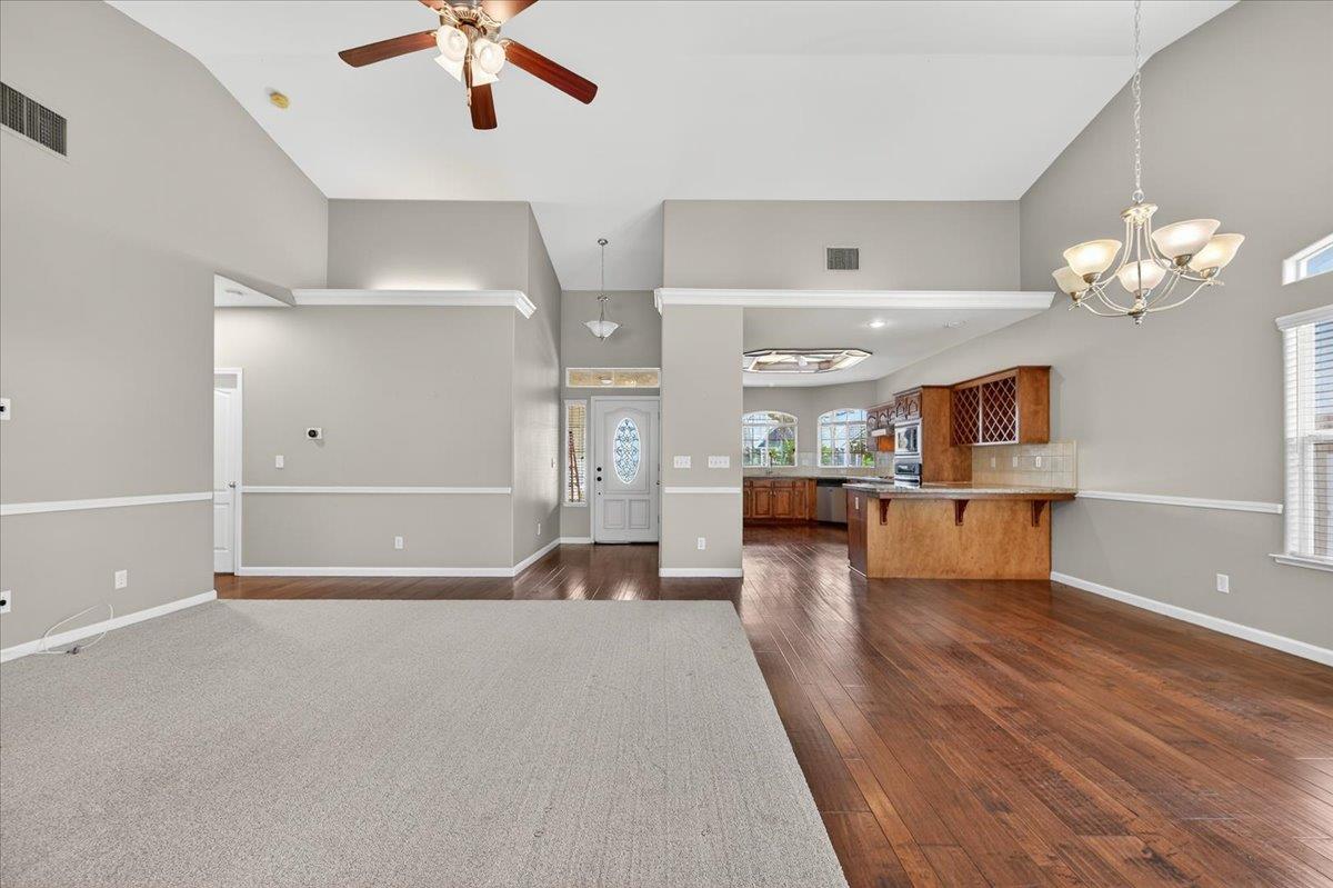 647 Moody Ave, Clovis, CA 93619