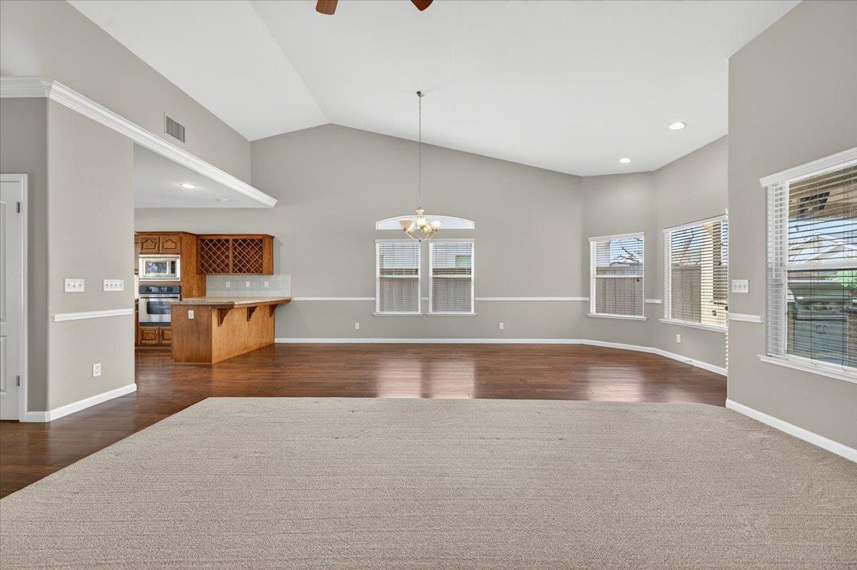 647 Moody Ave, Clovis, CA 93619