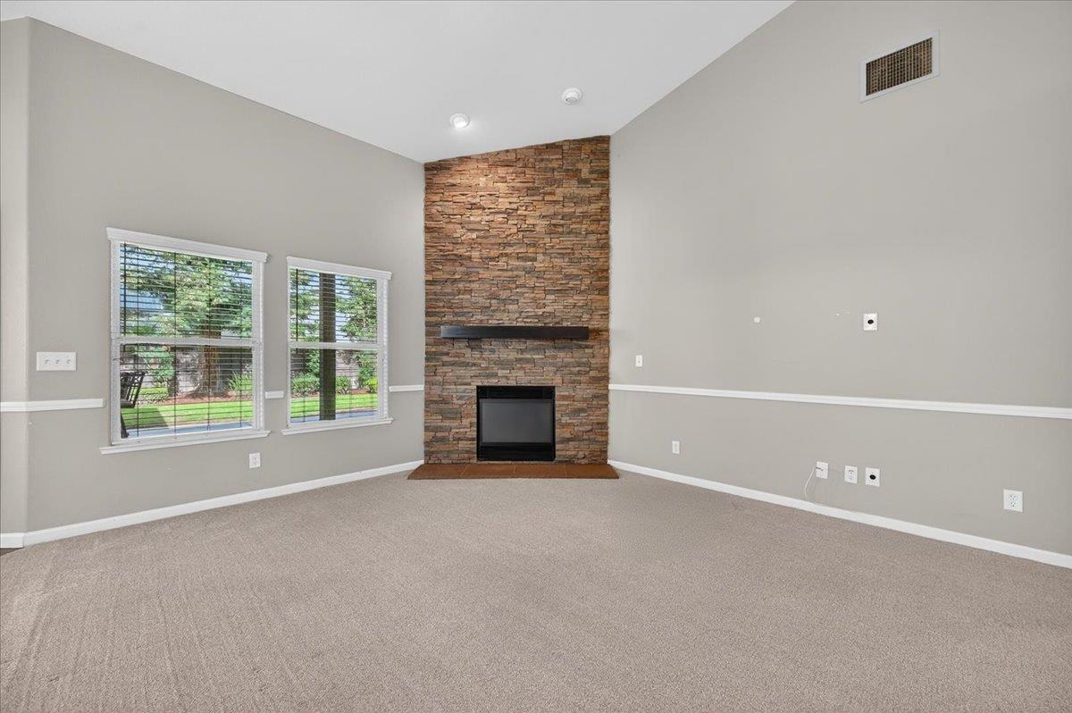 647 Moody Ave, Clovis, CA 93619