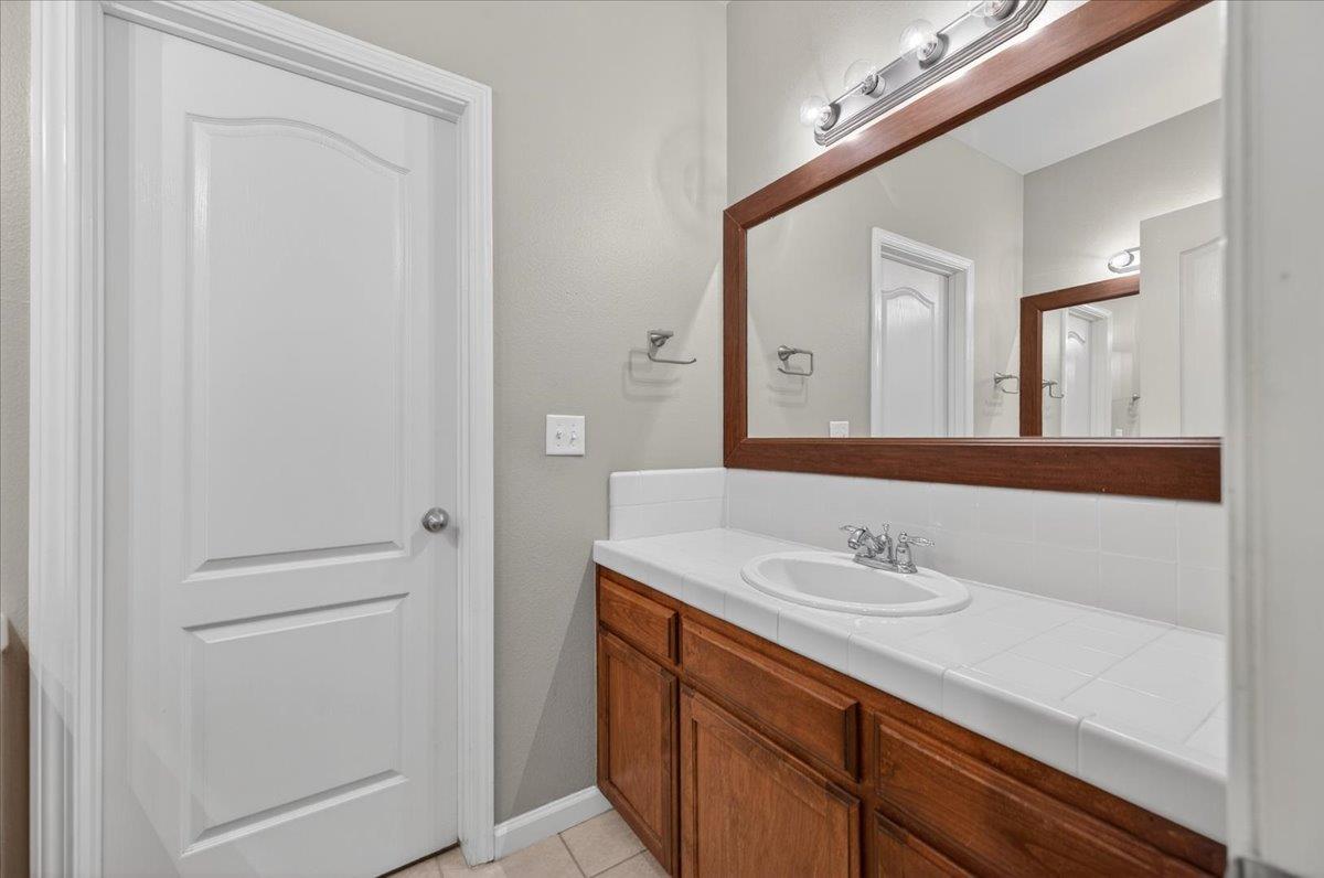 647 Moody Ave, Clovis, CA 93619