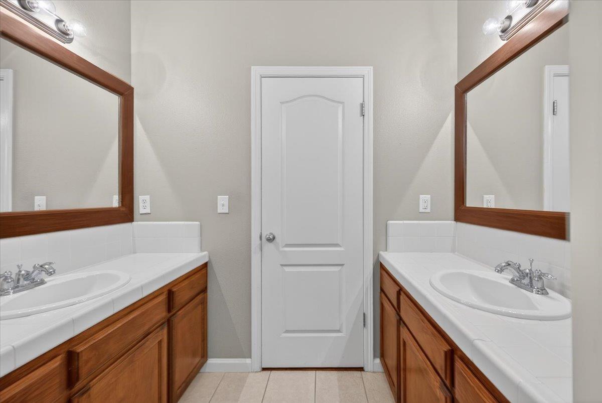 647 Moody Ave, Clovis, CA 93619