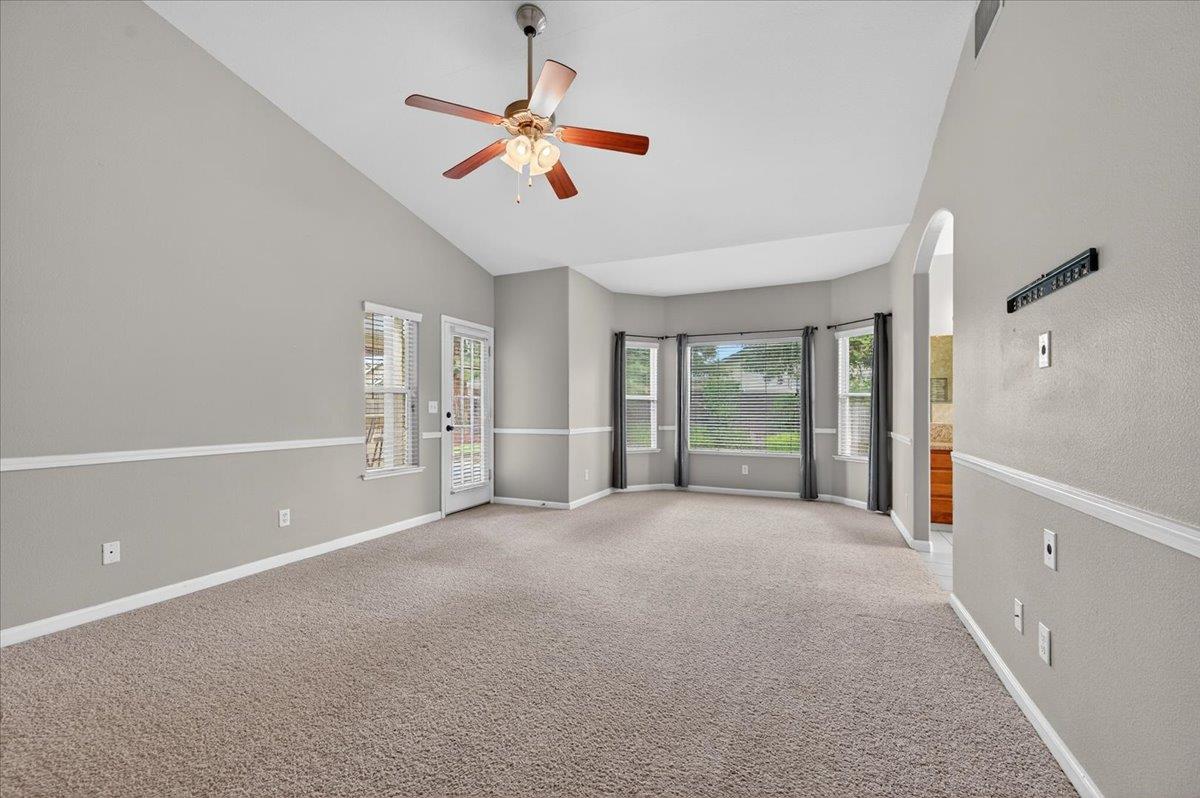 647 Moody Ave, Clovis, CA 93619