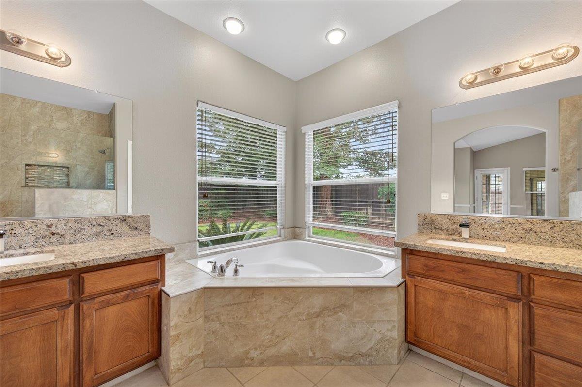 647 Moody Ave, Clovis, CA 93619