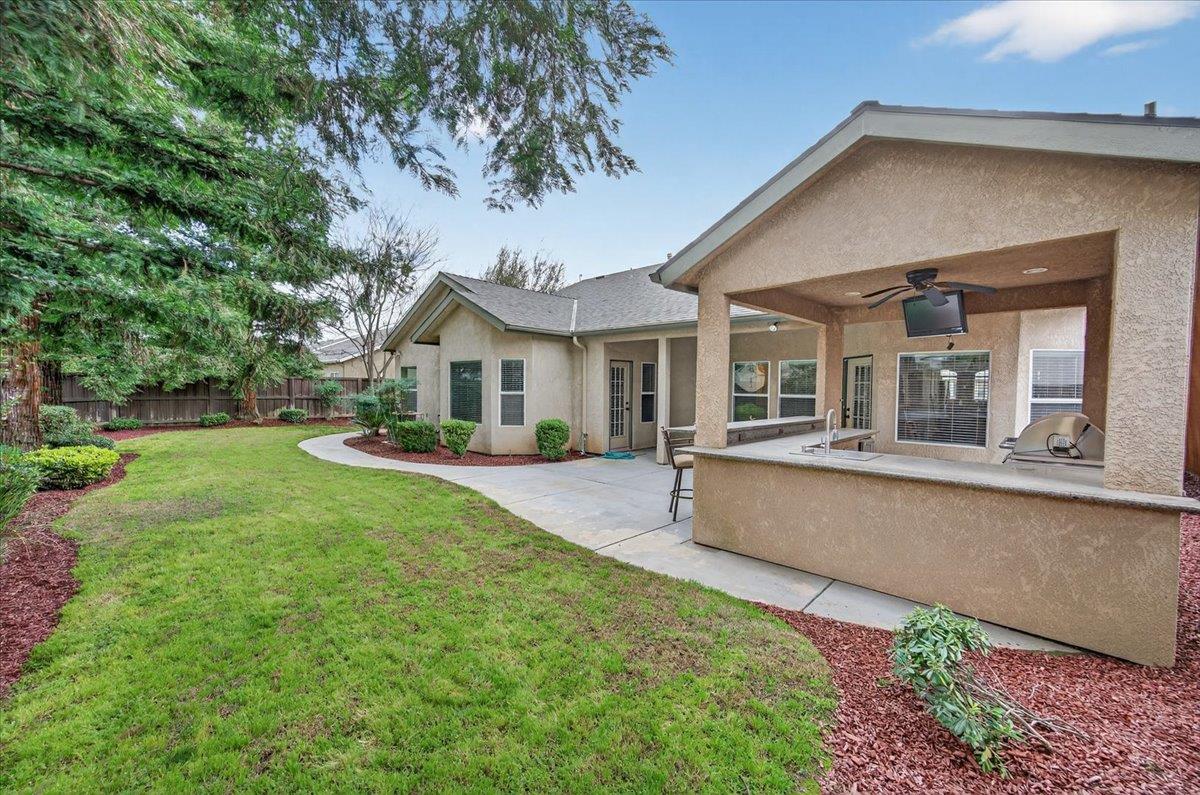 647 Moody Ave, Clovis, CA 93619