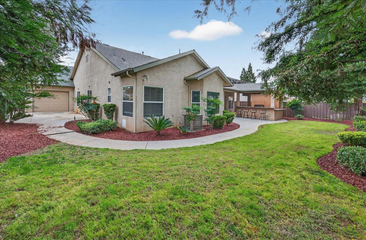 647 Moody Ave, Clovis, CA 93619