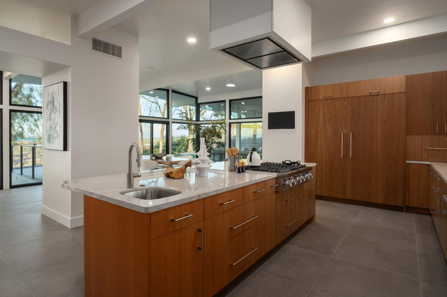 1230 W Moraga Rd, Fresno, CA 93711