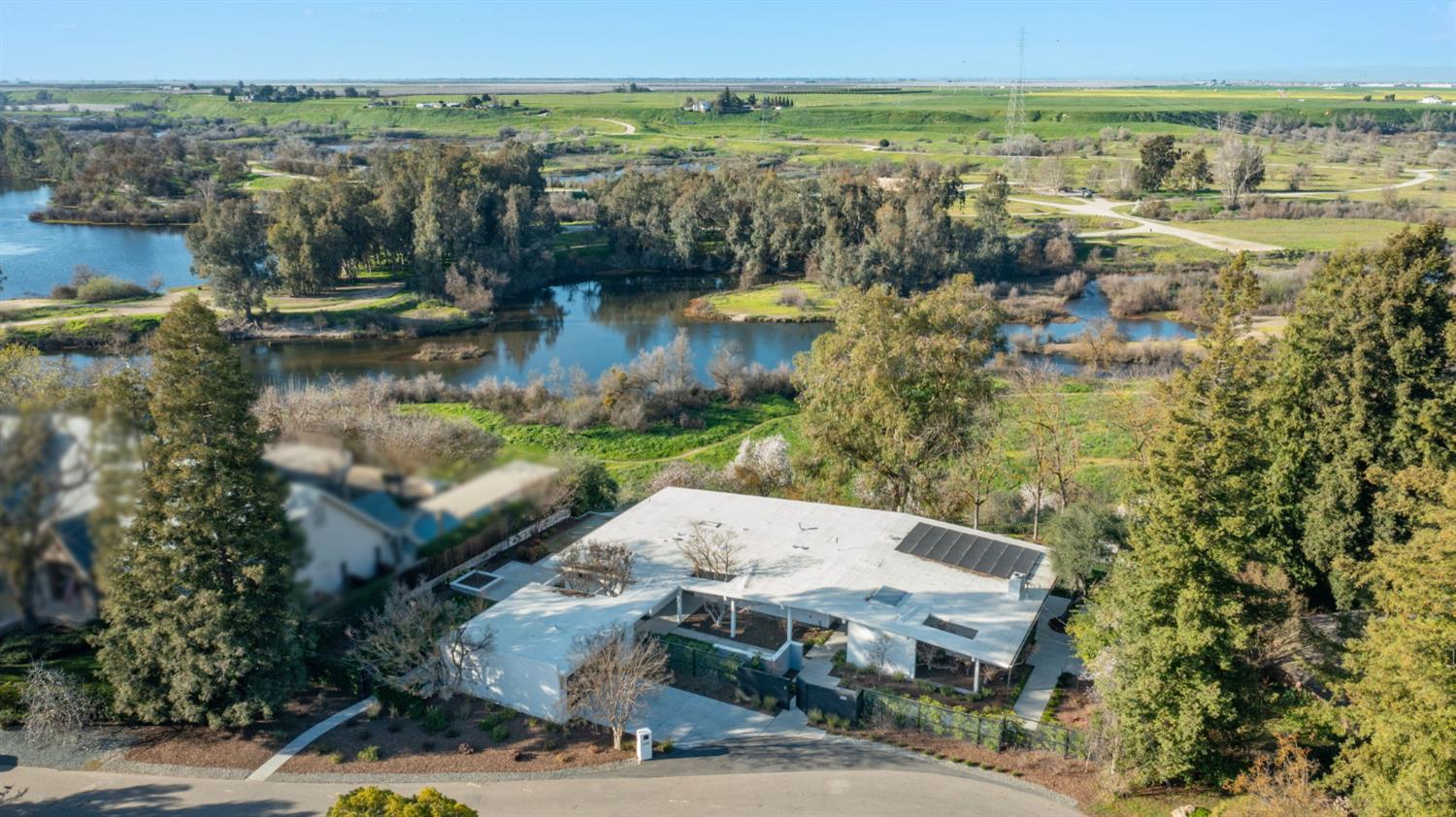 1230 W Moraga Rd, Fresno, CA 93711