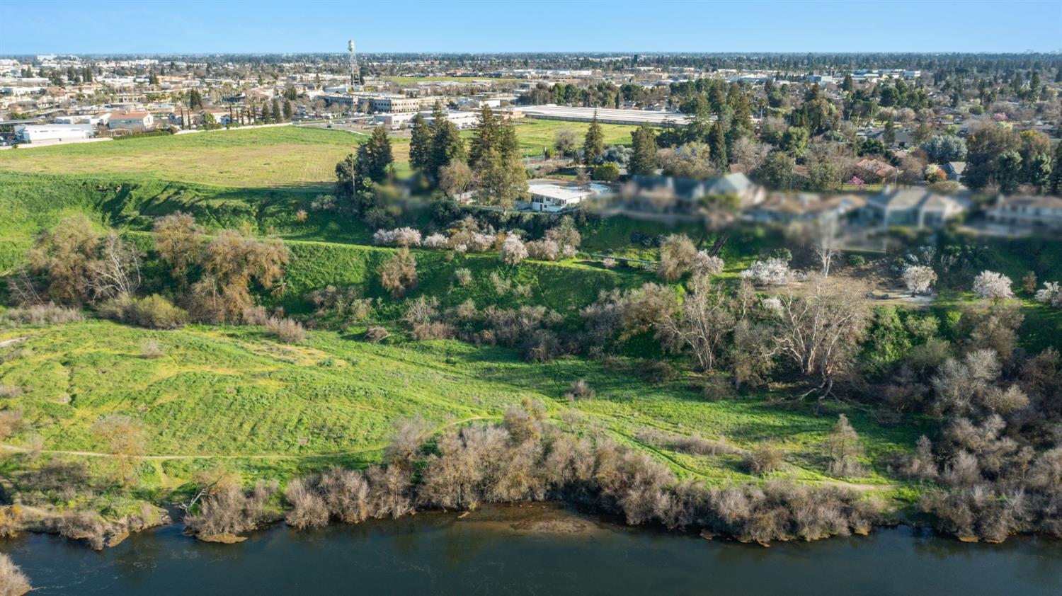 1230 W Moraga Rd, Fresno, CA 93711