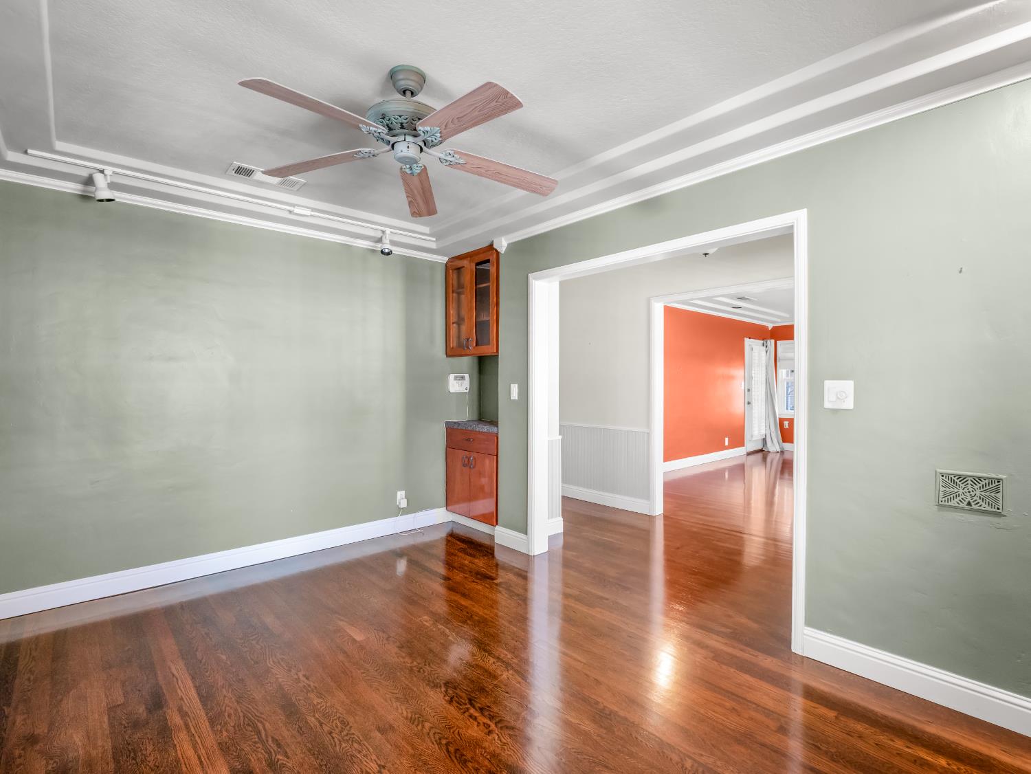 1515 N Vagedes Ave, Fresno, CA 93728