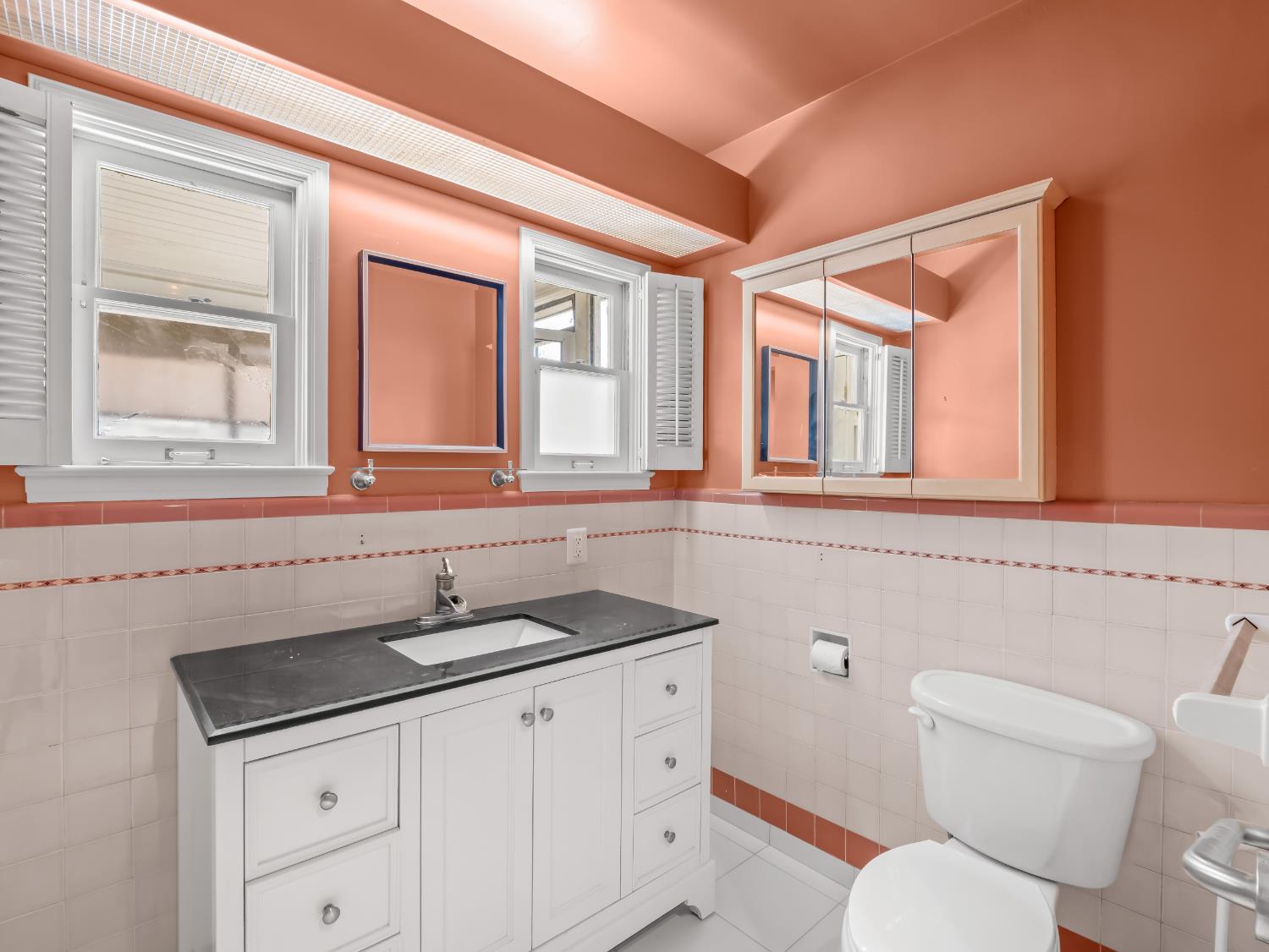 1515 N Vagedes Ave, Fresno, CA 93728