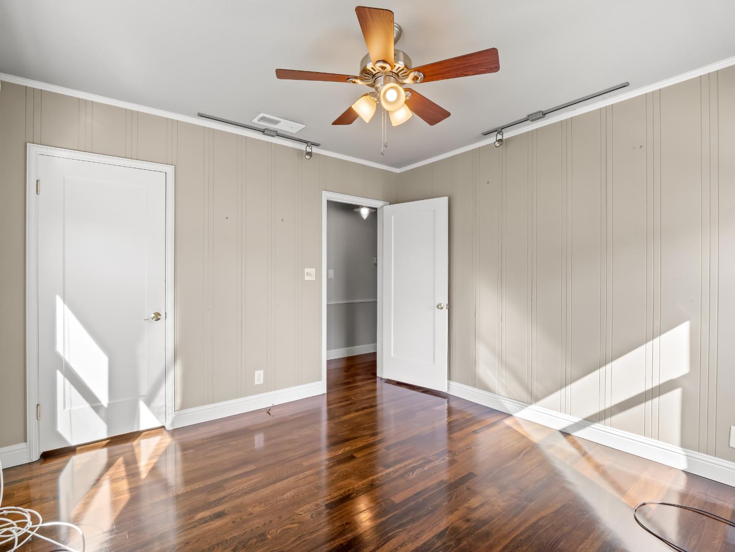 1515 N Vagedes Ave, Fresno, CA 93728