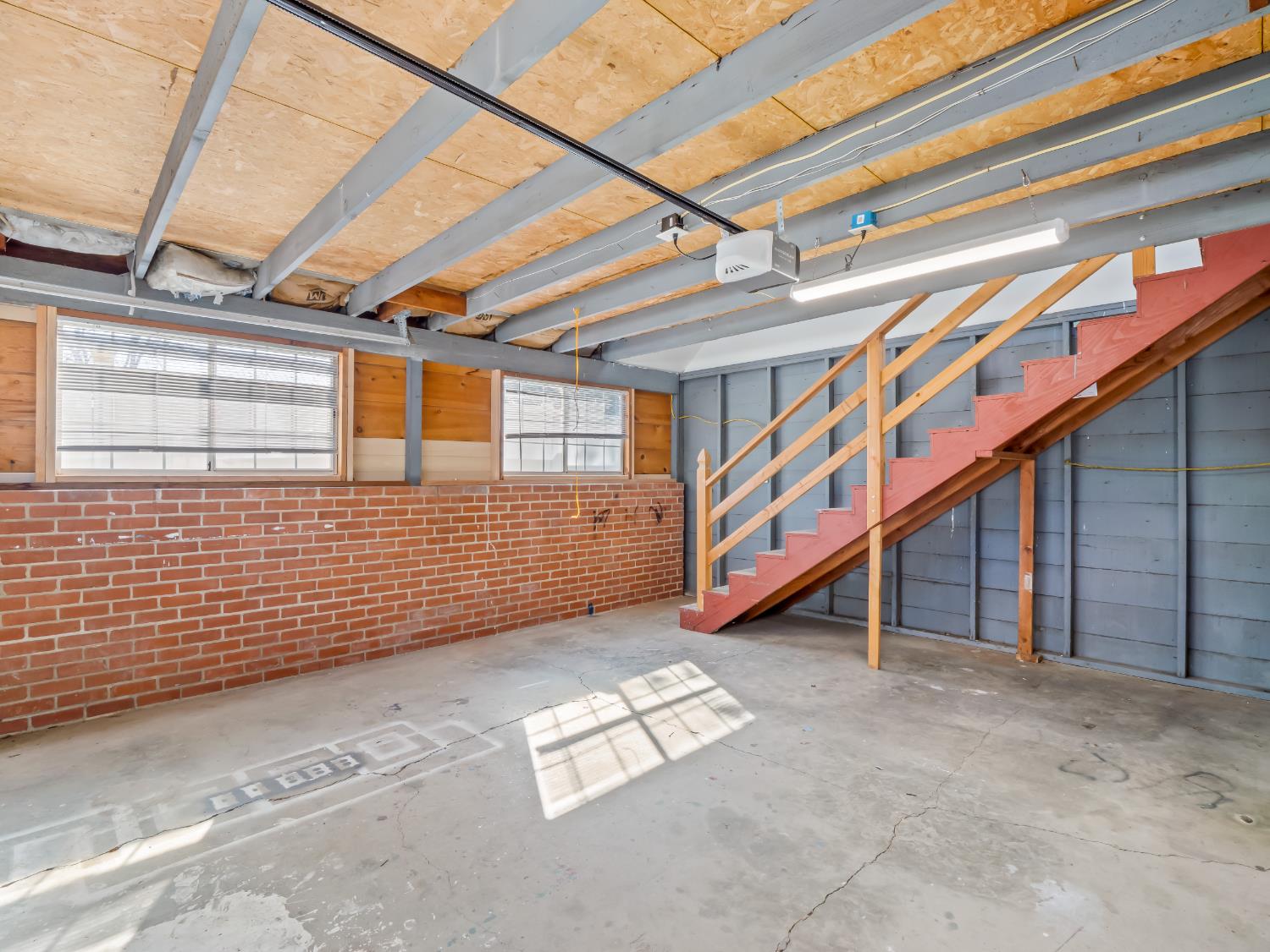 1515 N Vagedes Ave, Fresno, CA 93728