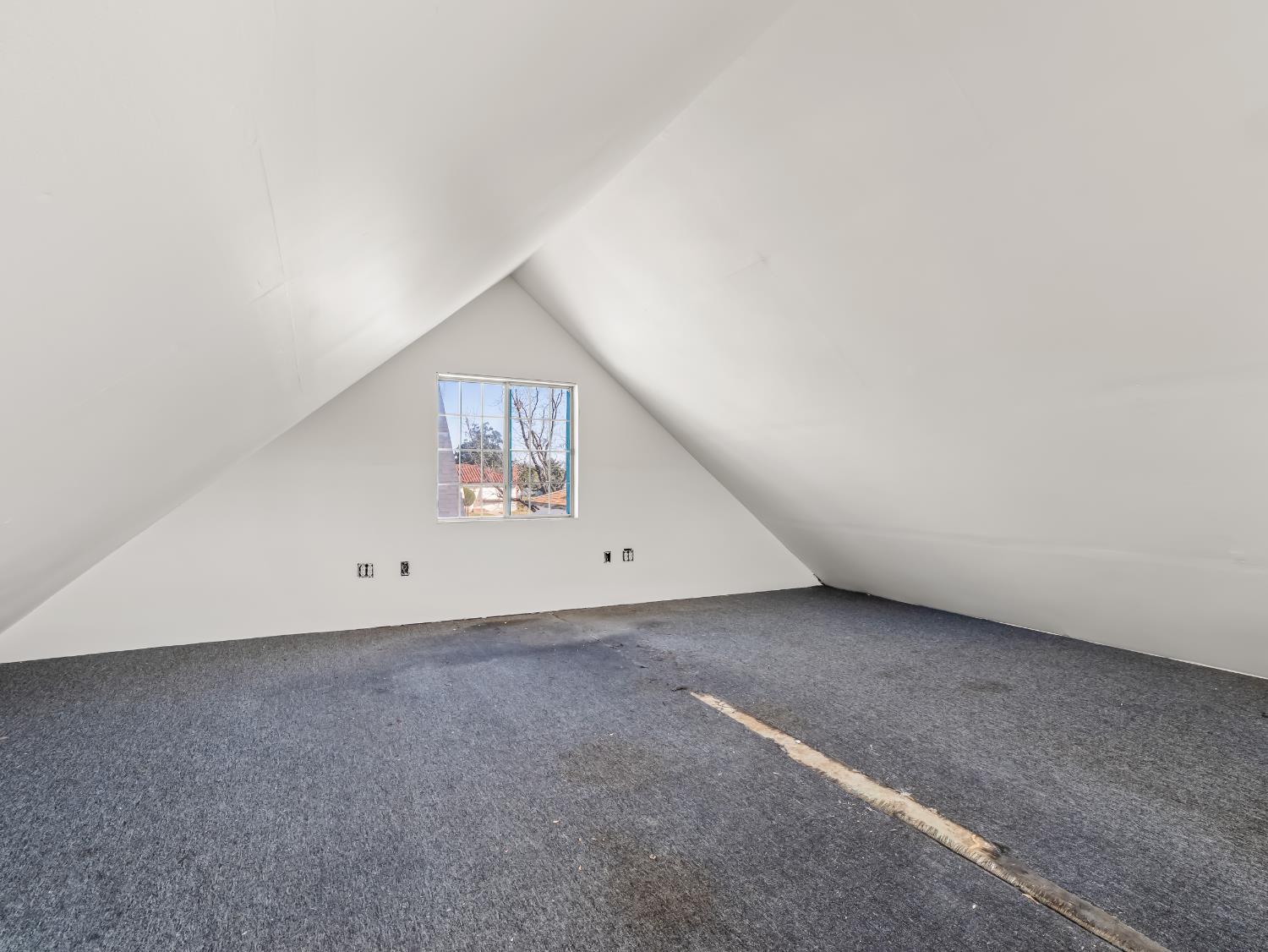 1515 N Vagedes Ave, Fresno, CA 93728