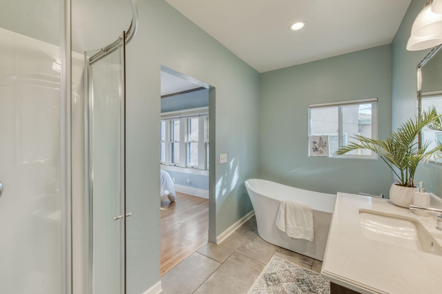 845 N Van Ness Ave, Fresno, CA 93728