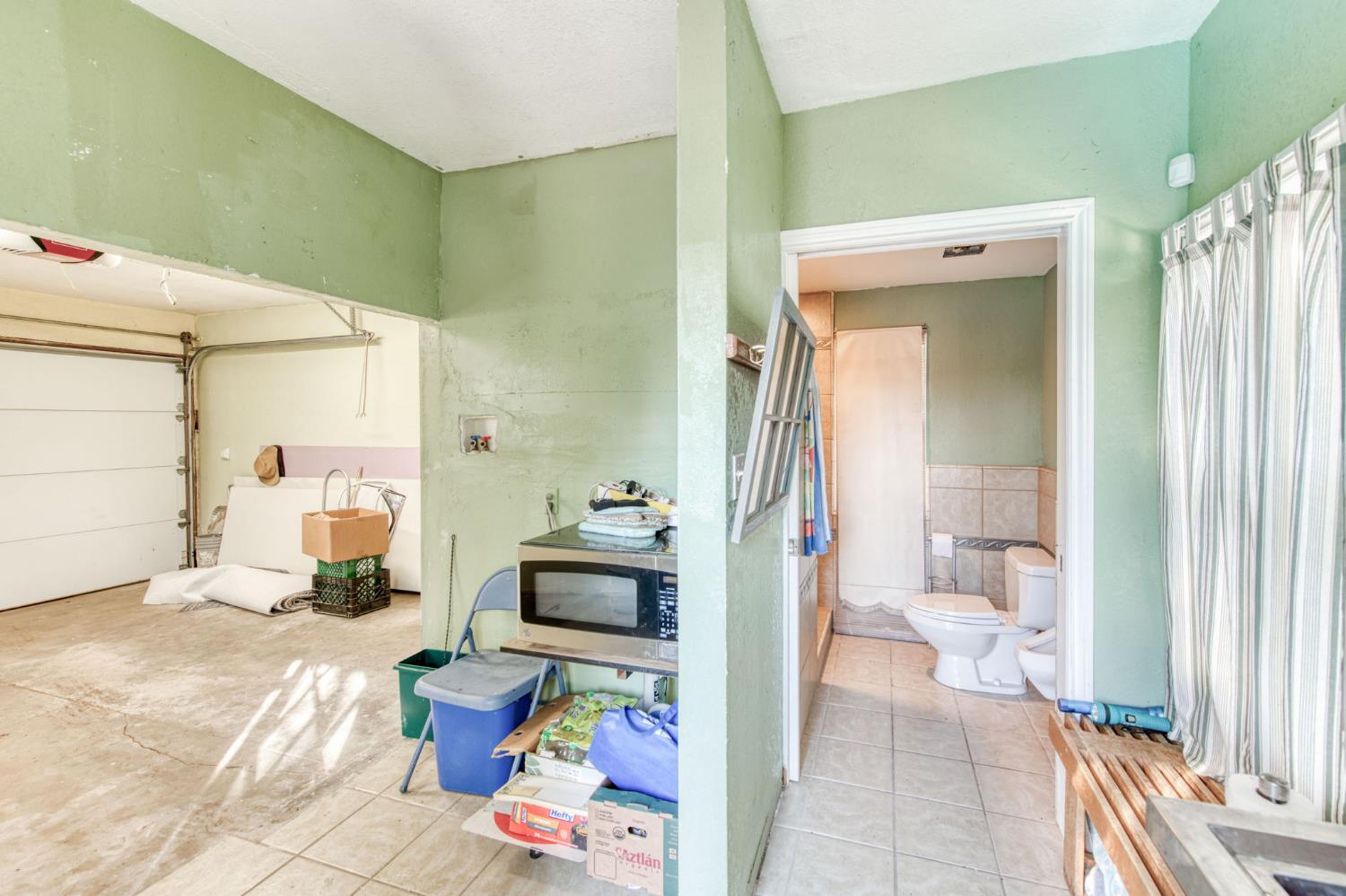 845 N Van Ness Ave, Fresno, CA 93728