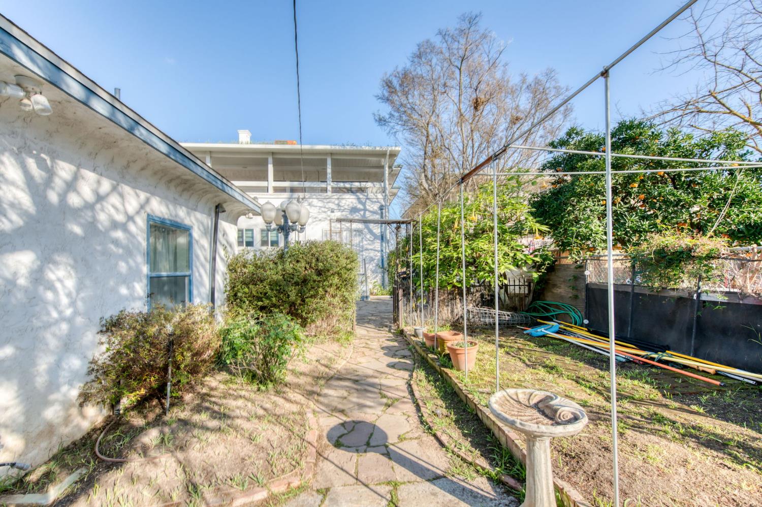 845 N Van Ness Ave, Fresno, CA 93728