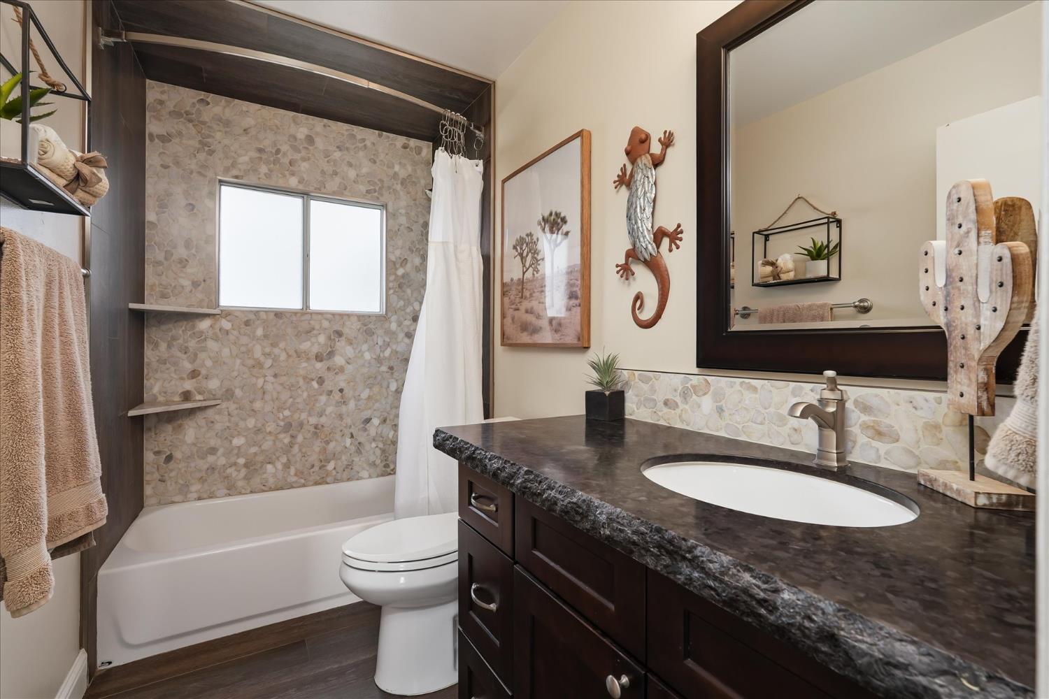 4715 E Harvard Ave, Fresno, CA 93703