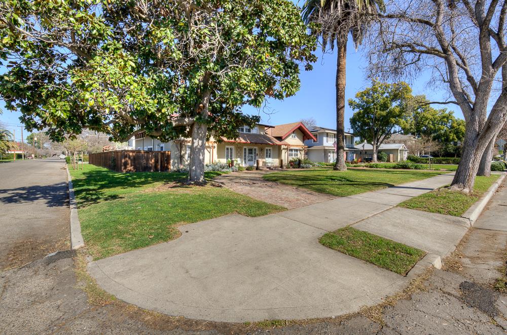 707 E Floradora Ave, Fresno, CA 93728