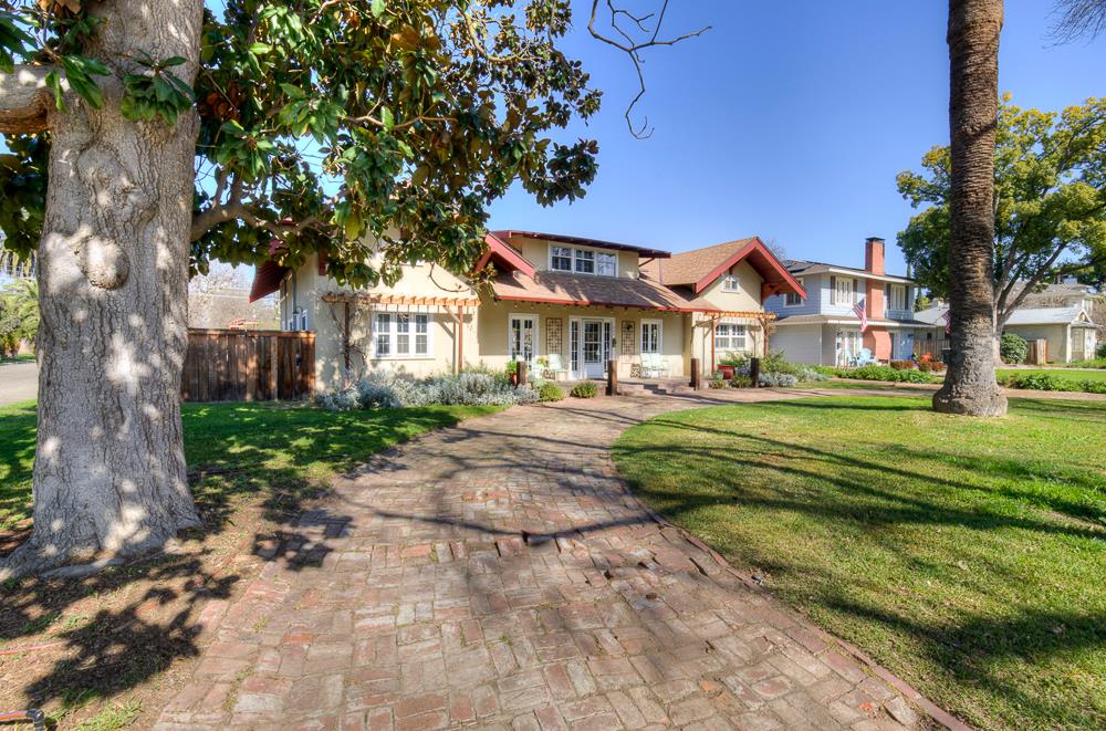 707 E Floradora Ave, Fresno, CA 93728