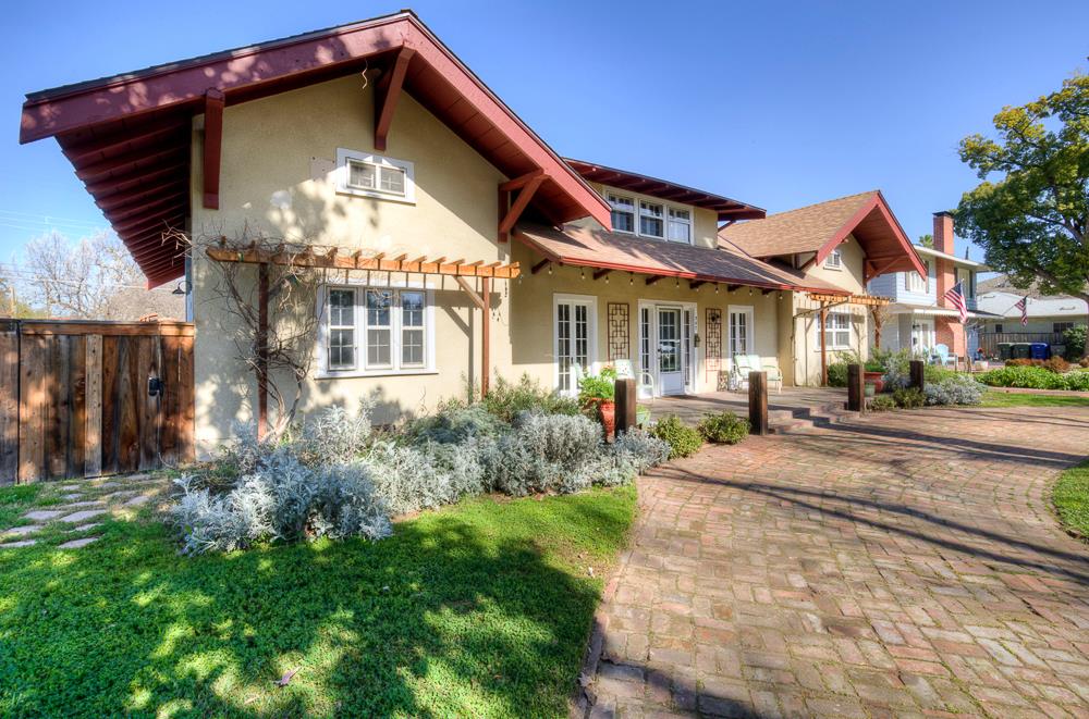 707 E Floradora Ave, Fresno, CA 93728