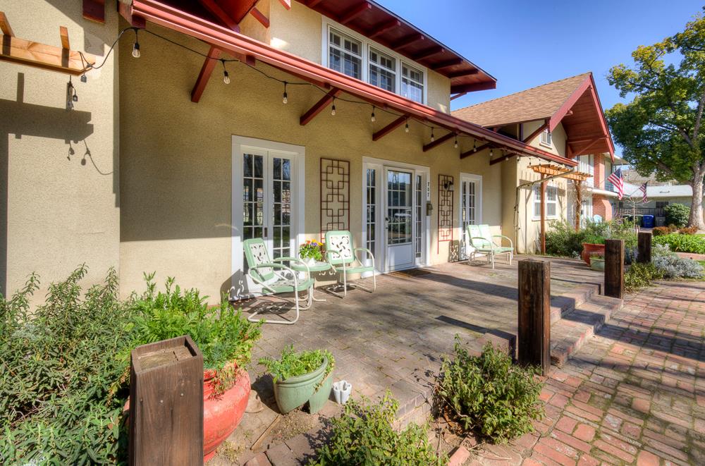 707 E Floradora Ave, Fresno, CA 93728