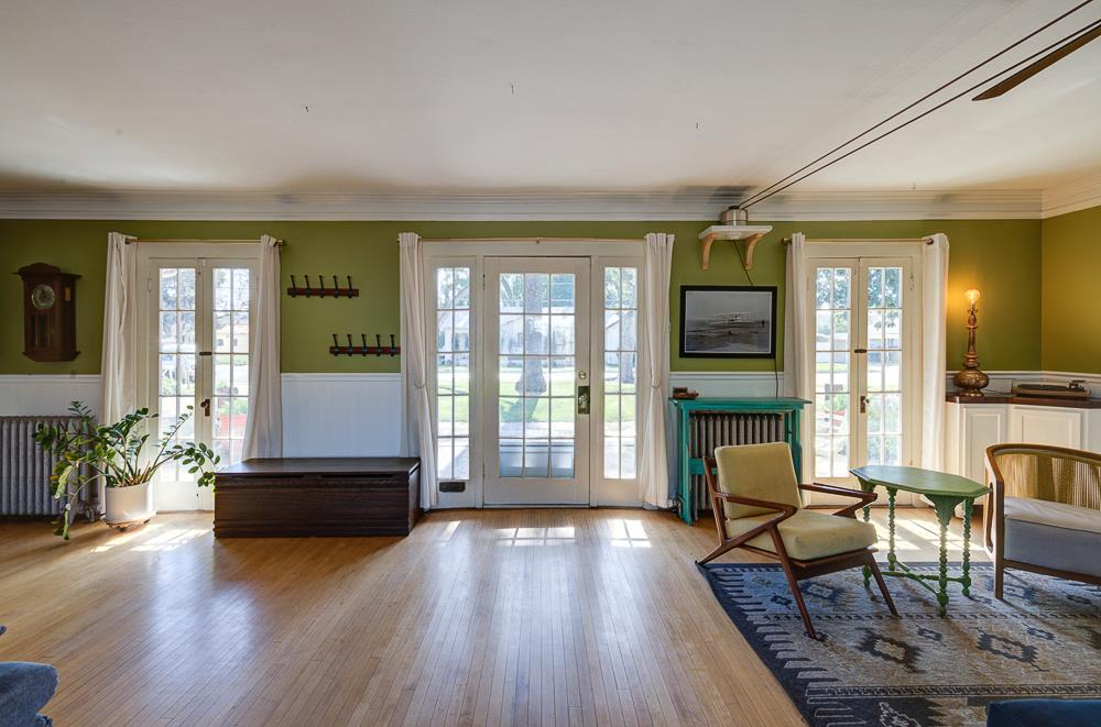 707 E Floradora Ave, Fresno, CA 93728