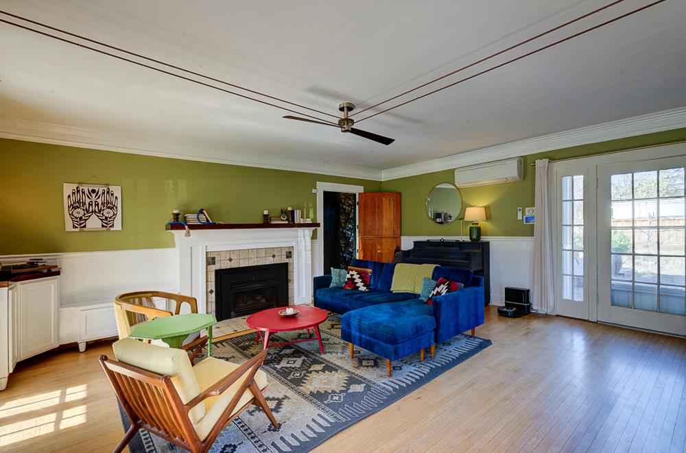 707 E Floradora Ave, Fresno, CA 93728